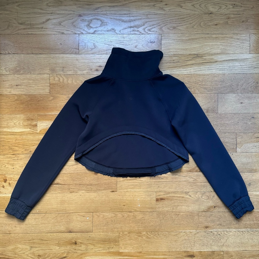 NWOT black Lululemon high low hem wide neck pullover (size: XS)
